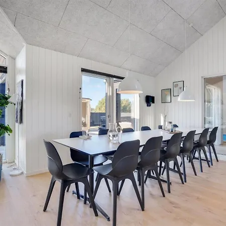 Holiday home Holiday Uthwagin - 850m From The Sea In Western Jutland By Interhome