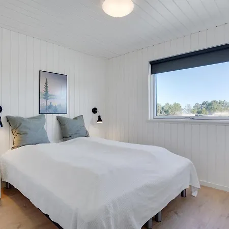 Holiday home Holiday Uthwagin - 850m From The Sea In Western Jutland By Interhome *