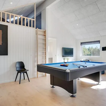 Holiday home Holiday Uthwagin - 850m From The Sea In Western Jutland By Interhome
