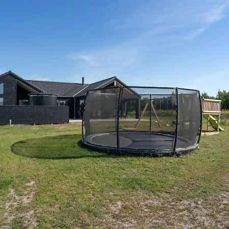 Holiday home Holiday Uthwagin - 850m From The Sea In Western Jutland By Interhome *