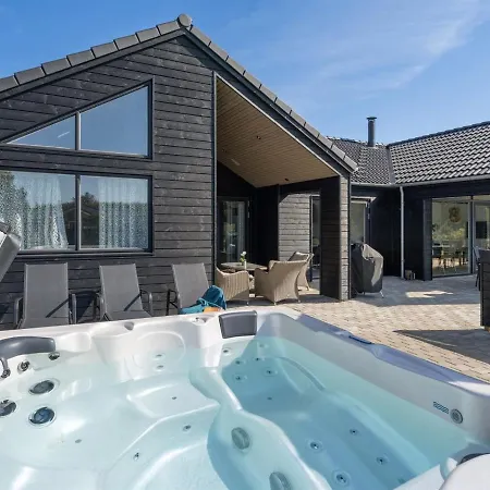 Holiday Uthwagin - 850m From The Sea In Western Jutland By Interhome Holiday home