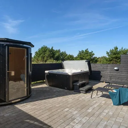 Holiday home Holiday Uthwagin - 850m From The Sea In Western Jutland By Interhome